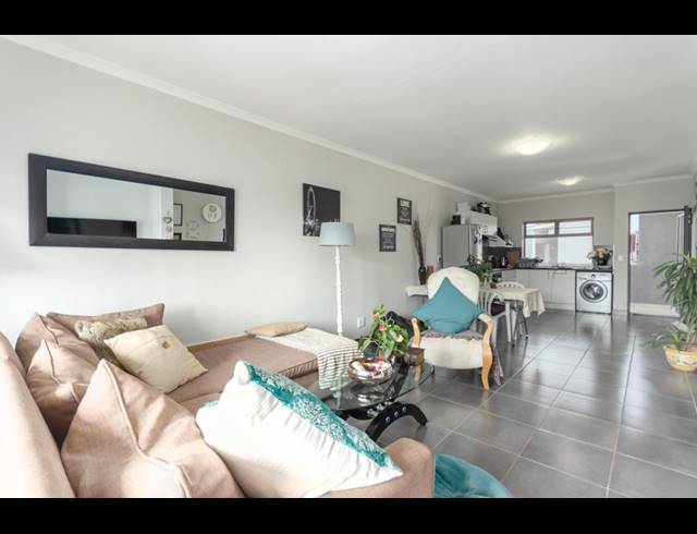 2 BEDROOM APARTMENT SOLD IN BURGUNDY ESTATE